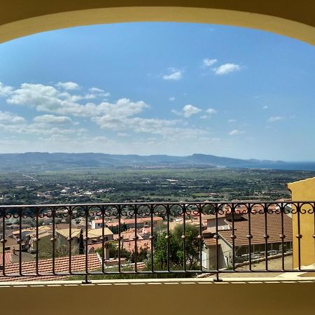 Aquilone Apartment Badesi Bagian luar foto
